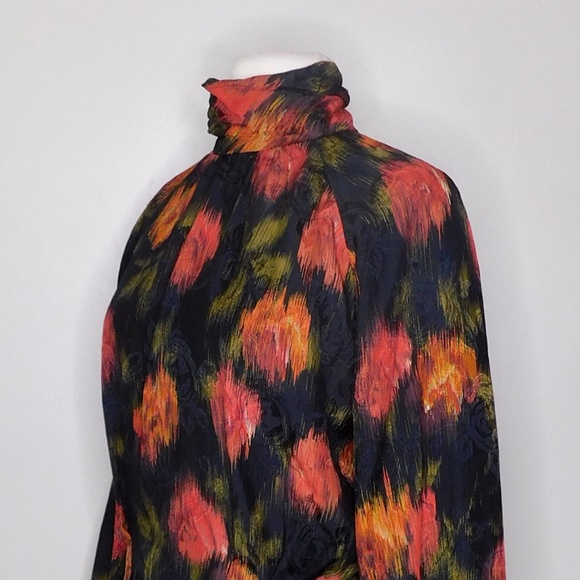 Elegant Black and Red Women's Blouse - Picture 5 of 10